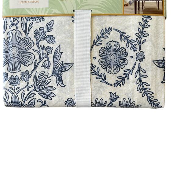 Lillian August Floral Easy Care Indoor Outdoor Tablecloth 60x120 Blue White NEW - Picture 14 of 15